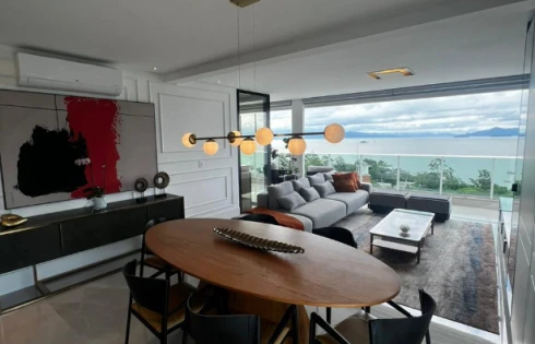 Apartamento com 3 quartos em Agronômica, Florianópolis