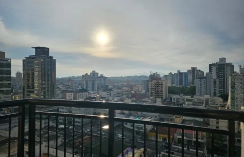 Apartamento com 3 quartos em Kobrasol, São José