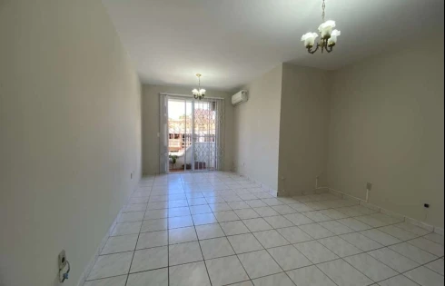 Apartamento com 3 quartos em Estreito, Florianópolis