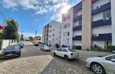 Apartamento com 3 quartos em Agronômica, Florianópolis