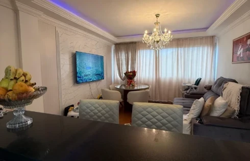 Apartamento com 3 quartos em Estreito, Florianópolis