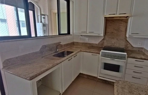 Apartamento com 4 quartos em Centro, Florianópolis
