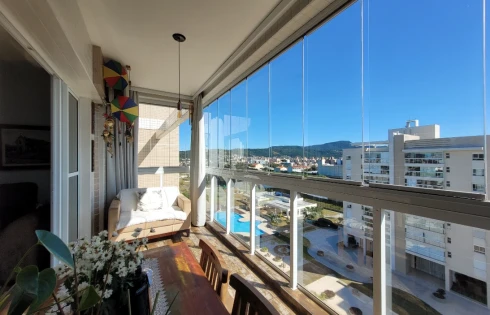 Apartamento com 3 quartos em Serraria, São José
