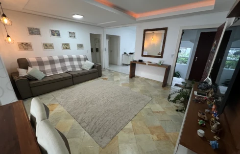 Apartamento com 3 quartos em Abraão, Florianópolis