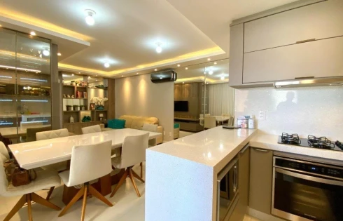 Apartamento com 3 quartos em Agronômica, Florianópolis