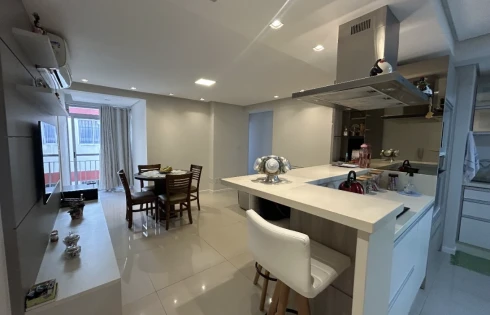 Apartamento com 3 quartos em Balneário, Florianópolis