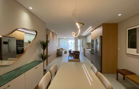 Apartamento com 3 quartos em Estreito, Florianópolis