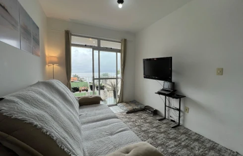 Apartamento com 3 quartos em Coqueiros, Florianópolis