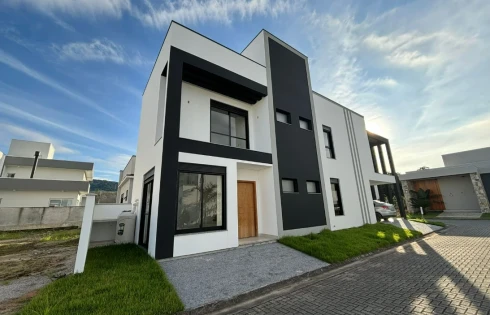 Casa com 3 quartos em Beira Rio, Biguaçu