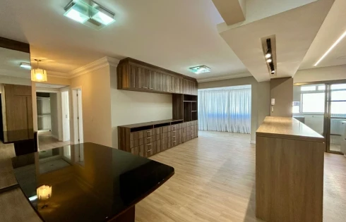 Apartamento com 3 quartos em Coqueiros, Florianópolis
