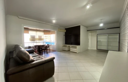 Apartamento com 3 quartos em Centro, Florianópolis