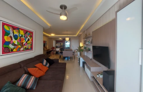 Apartamento com 3 quartos em Agronômica, Florianópolis