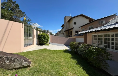 Casa com 4 quartos em Itaguaçu, Florianópolis