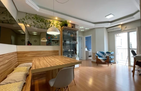 Apartamento com 2 quartos em Estreito, Florianópolis