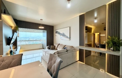 Apartamento com 3 quartos em Estreito, Florianópolis