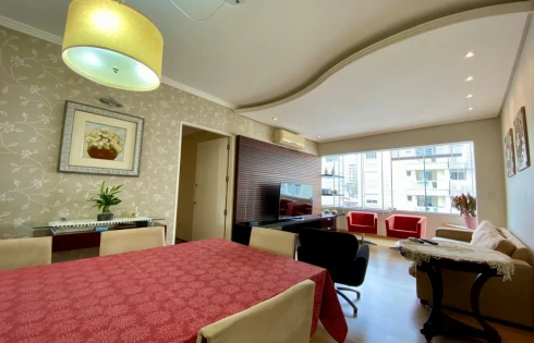 Apartamento com 3 quartos em Agronômica, Florianópolis