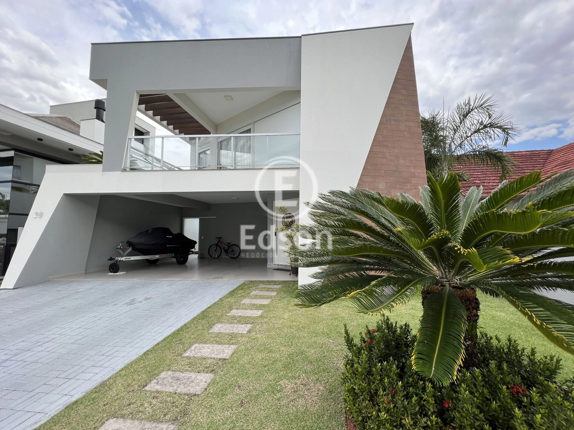 Casa em Pedra Branca, Palhoça. 3 quartos, 298m². Imagem 1 de 15