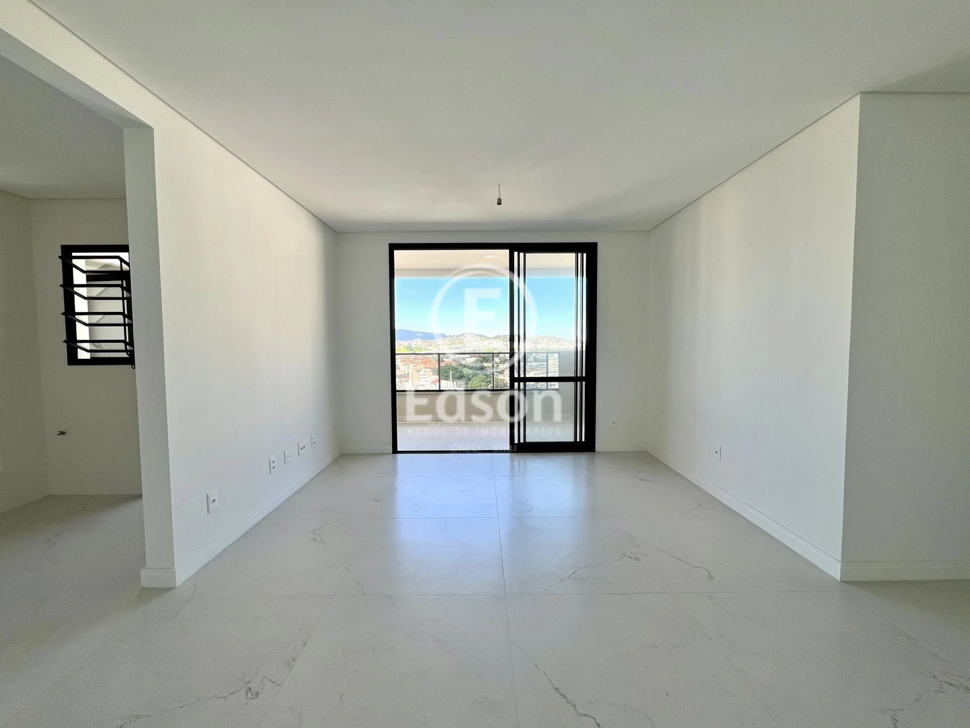 Apartamento em Kobrasol, São José. 3 quartos, 104m². Imagem 2 de 15
