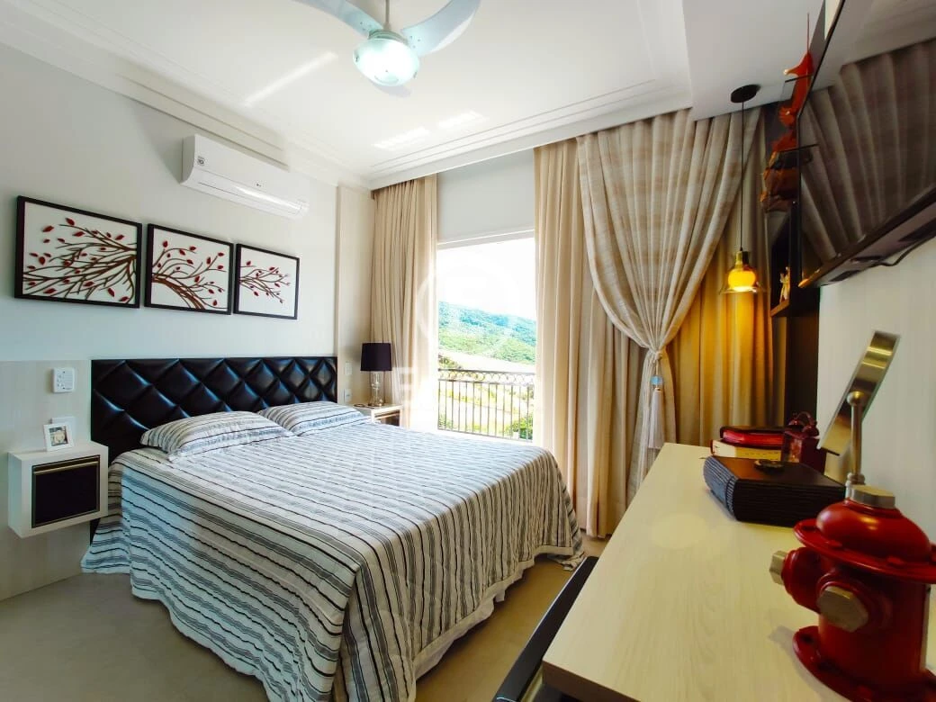 Casa em Pedra Branca, Palhoça. 4 quartos, 250m². Imagem 8 de 15