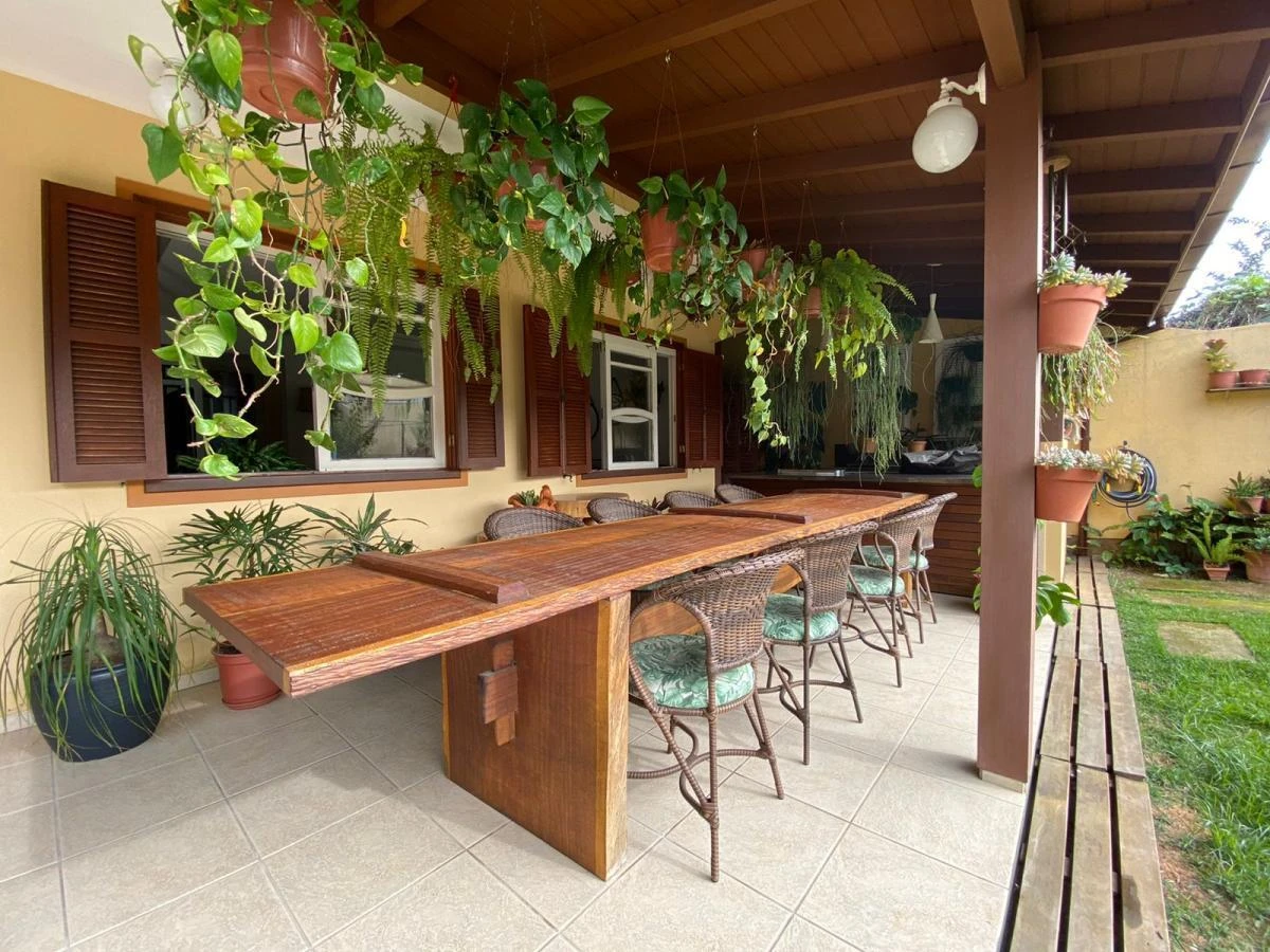 Casa em Fazenda Santo Antônio, São José. 3 quartos, 245m². Imagem 3 de 26