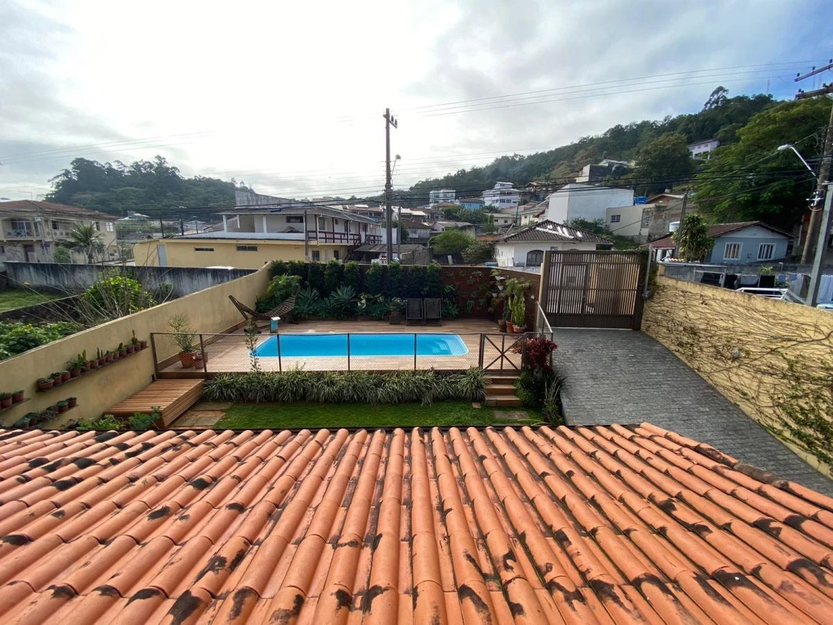 Casa em Fazenda Santo Antônio, São José. 3 quartos, 245m². Imagem 12 de 26