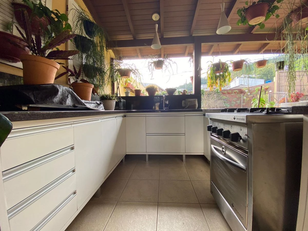 Casa em Fazenda Santo Antônio, São José. 3 quartos, 245m². Imagem 16 de 26