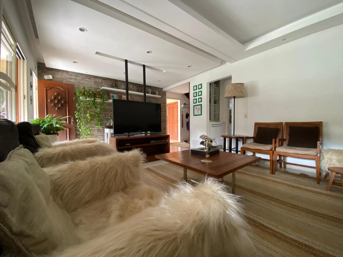 Casa em Fazenda Santo Antônio, São José. 3 quartos, 245m². Imagem 17 de 26