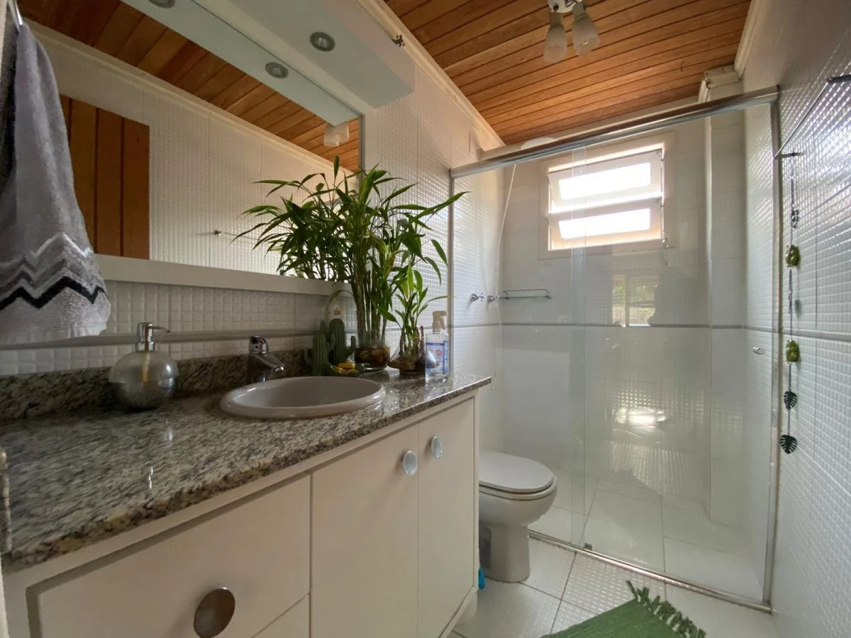 Casa em Fazenda Santo Antônio, São José. 3 quartos, 245m². Imagem 23 de 26