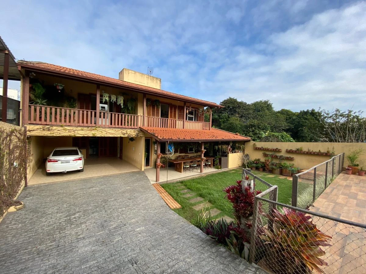 Casa em Fazenda Santo Antônio, São José. 3 quartos, 245m². Imagem 25 de 26