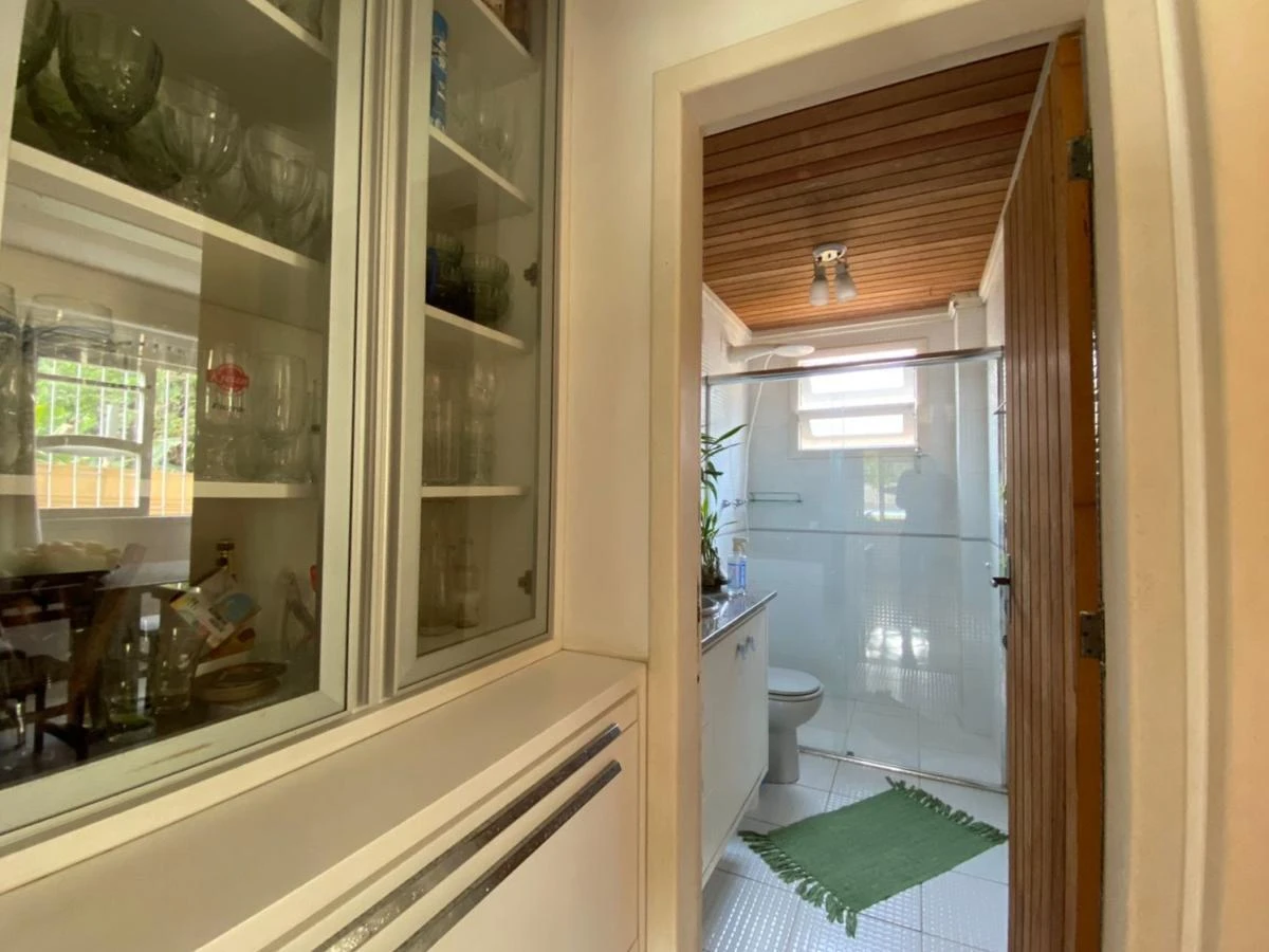 Casa em Fazenda Santo Antônio, São José. 3 quartos, 245m². Imagem 9 de 26