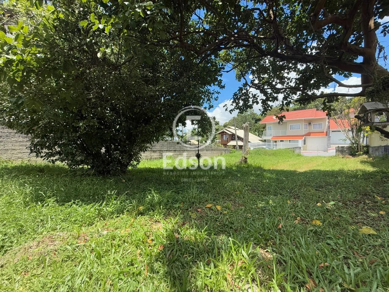 Terreno em Ponta de Baixo, São José. 0 quartos, 378m². Imagem 3 de 5