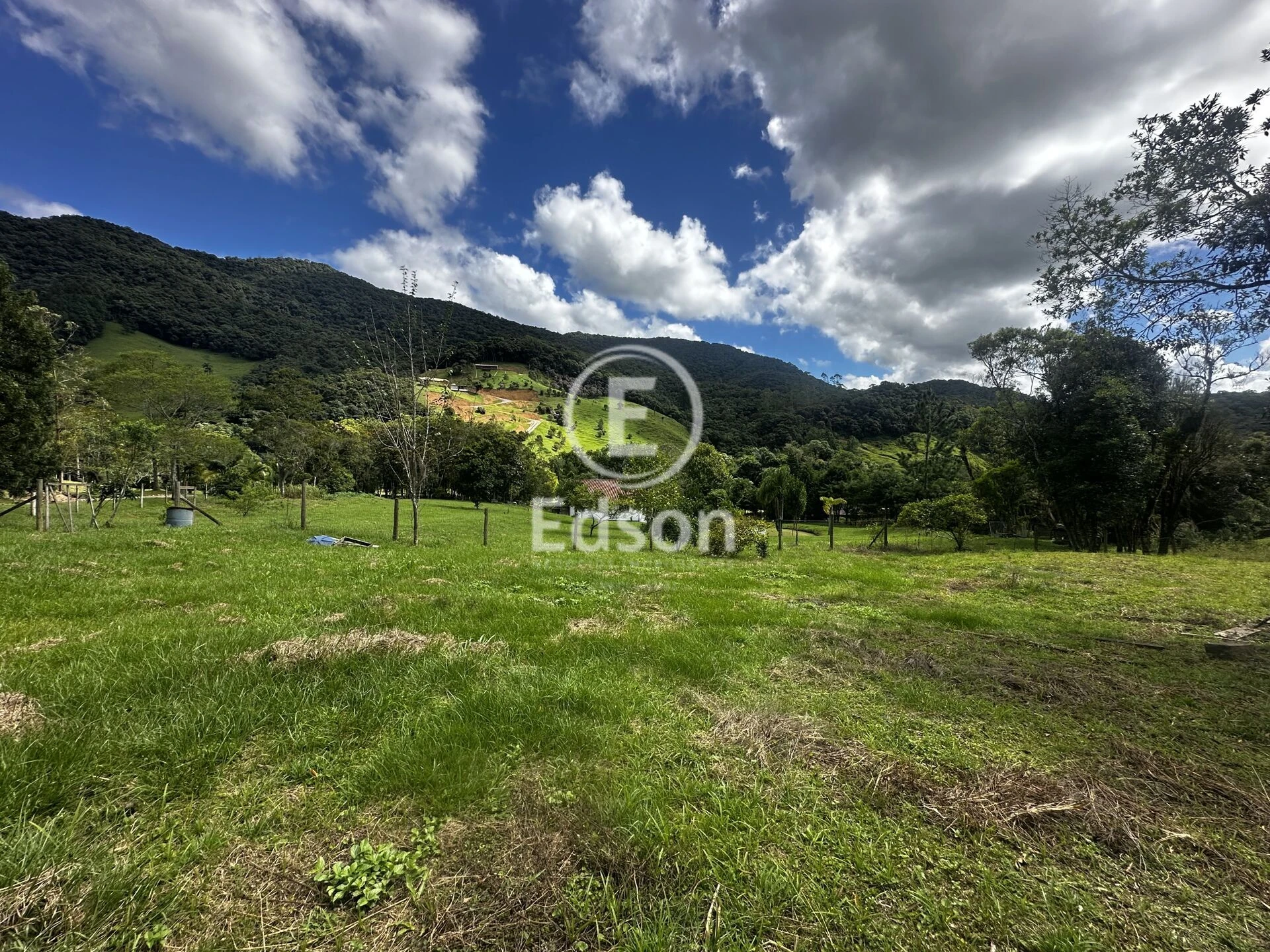 Sítio em Centro, Águas Mornas. 3 quartos, 84000m². Imagem 12 de 15