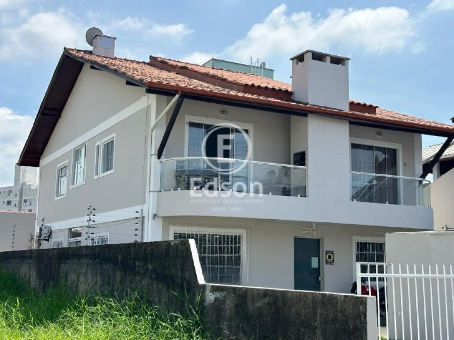 Apartamento em Pagani, Palhoça. 2 quartos, 63m². Imagem 2 de 4