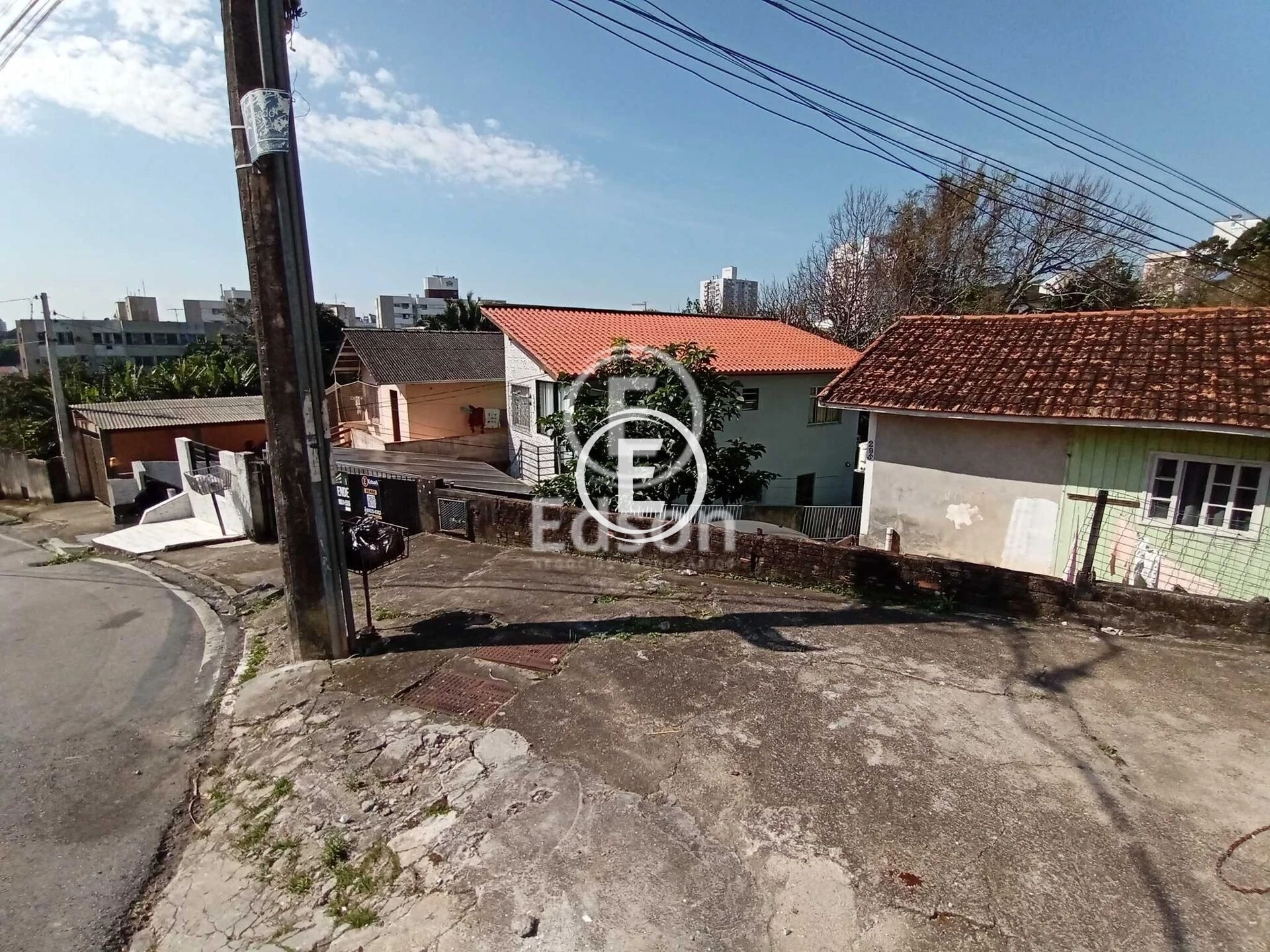 Terreno em Capoeiras, Florianópolis. 0 quartos, 593m². Imagem 4 de 7