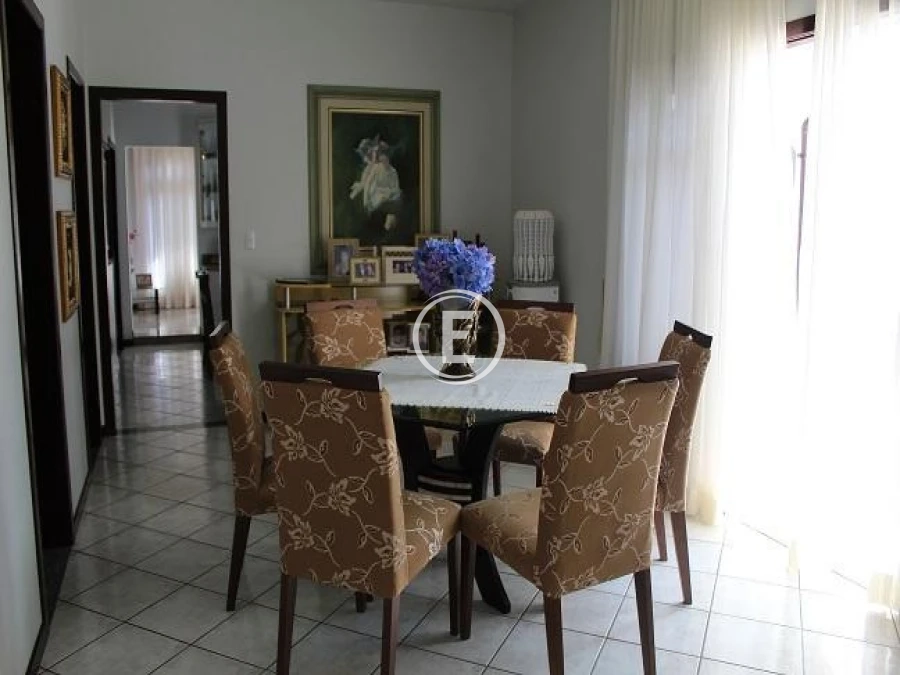 Casa em Centro, Santo Amaro da Imperatriz. 2 quartos, 176m². Imagem 4 de 15