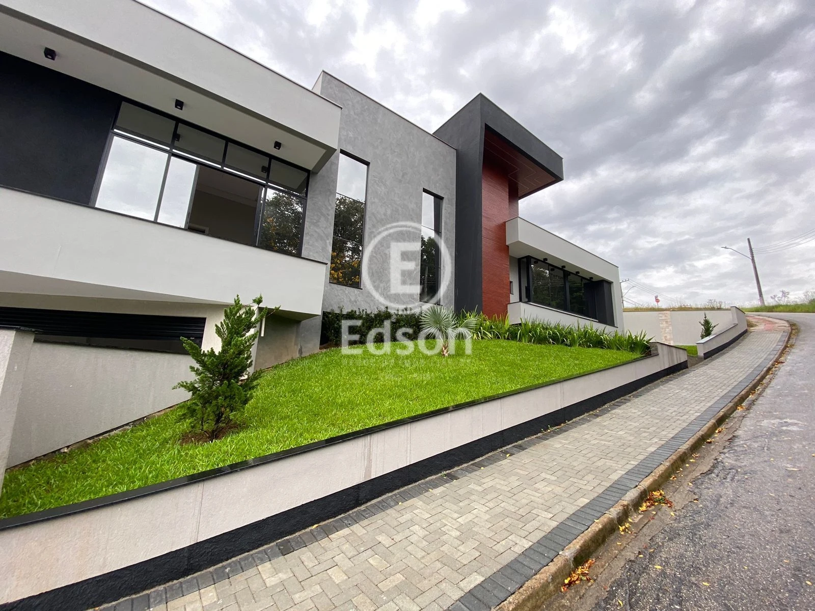 Casa em Pedra Branca, Palhoça. 3 quartos, 260m². Imagem 1 de 12
