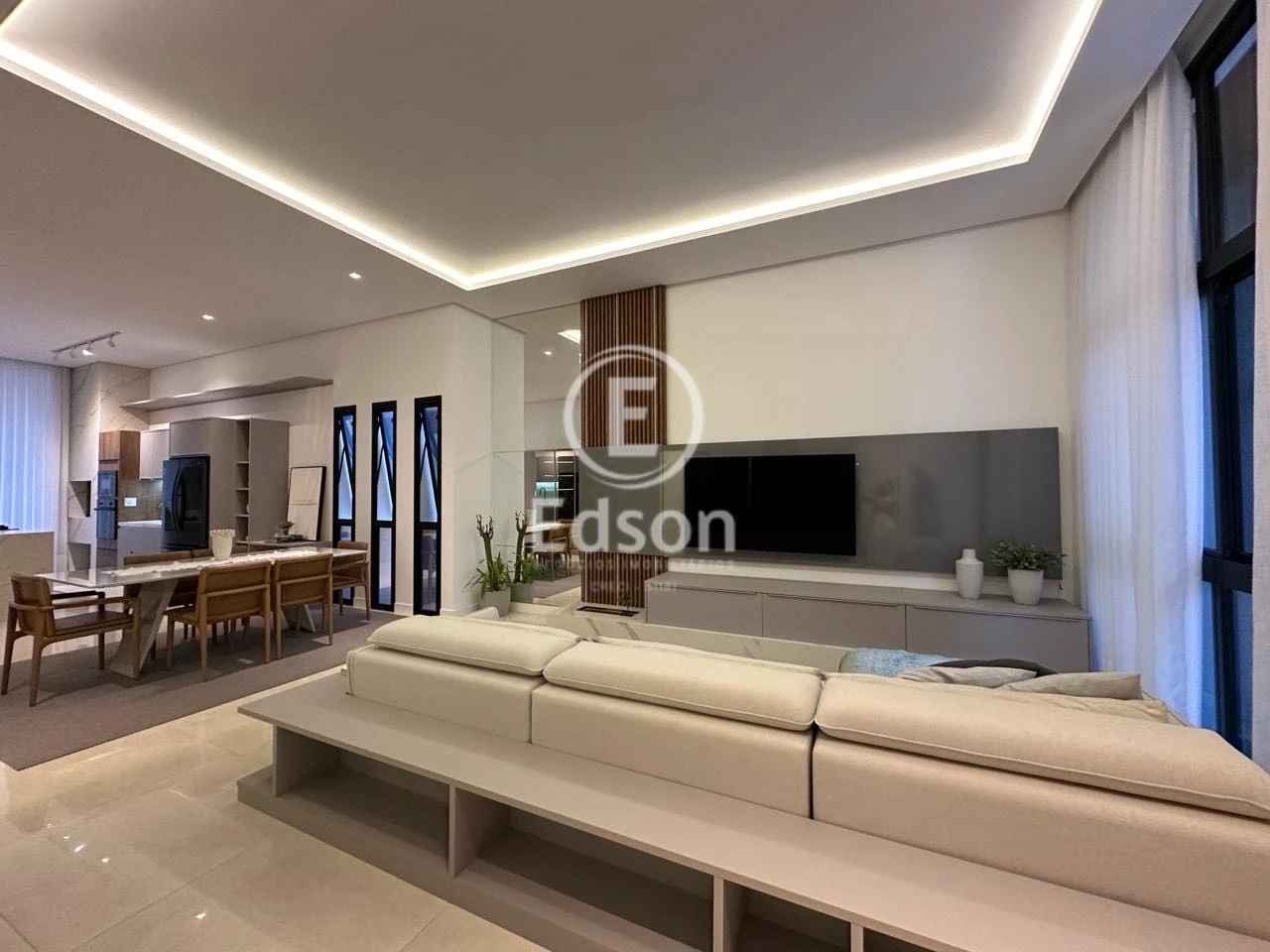 Casa em Pedra Branca, Palhoça. 3 quartos, 183m². Imagem 2 de 10