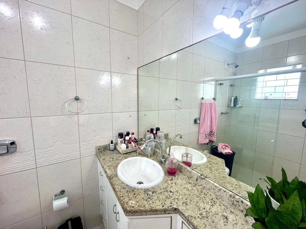 Casa em Ponta de Baixo, São José. 3 quartos, 227m². Imagem 10 de 13