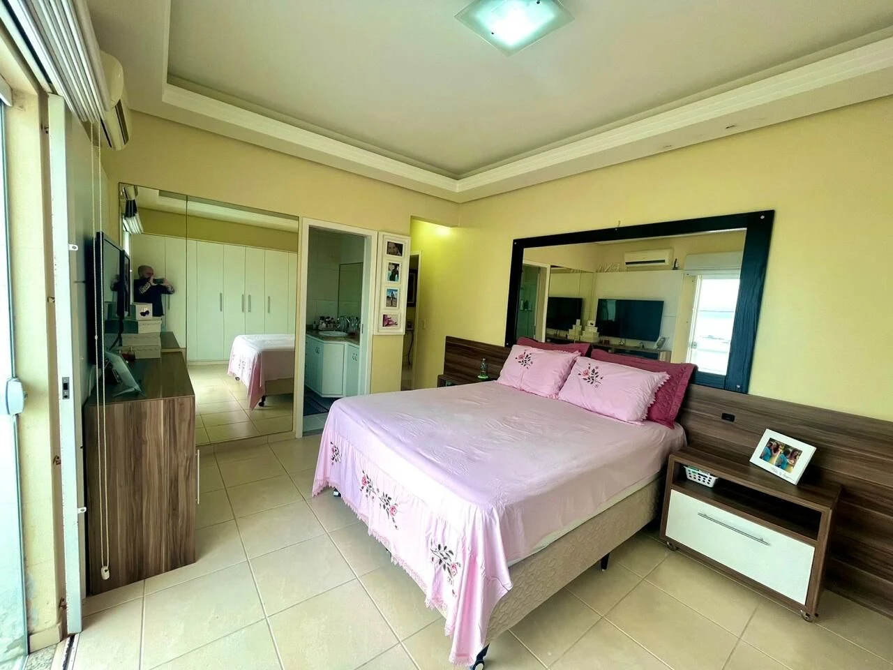 Casa em Ponta de Baixo, São José. 3 quartos, 227m². Imagem 6 de 13