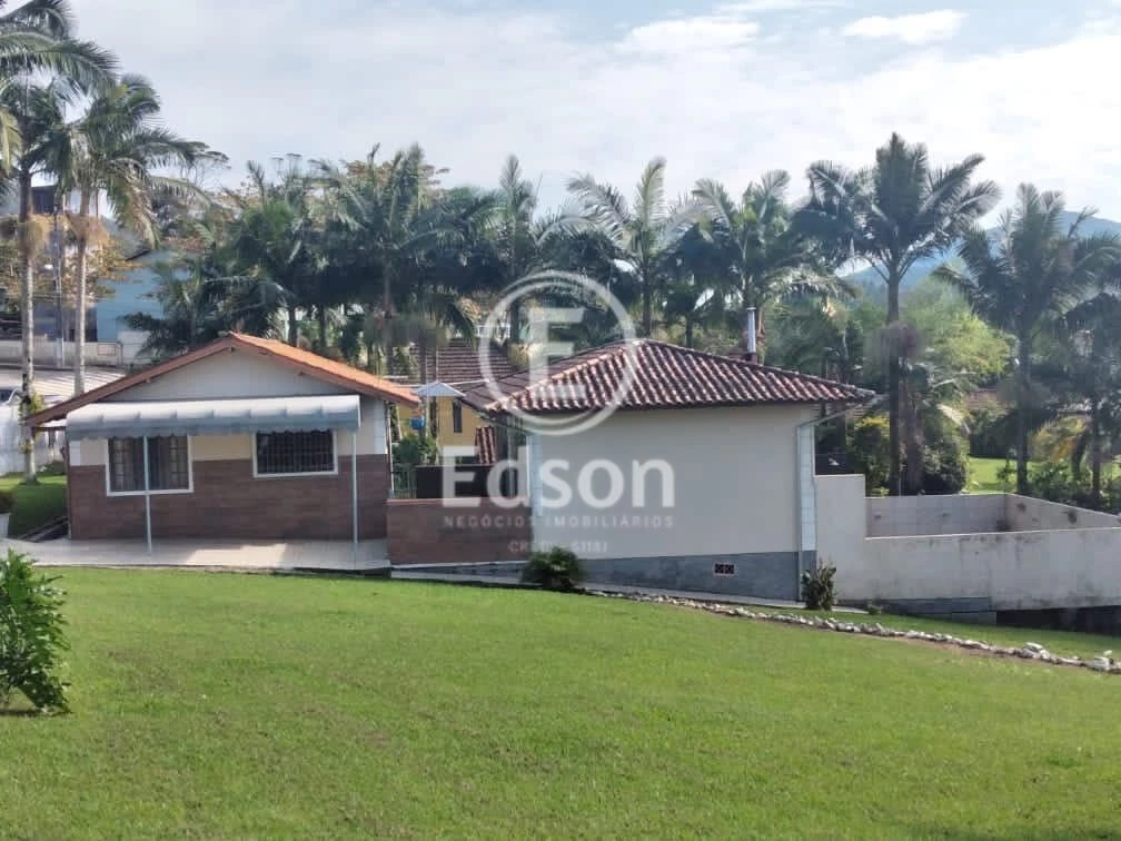 Casa em Forquilhas, São José. 3 quartos, 176m². Imagem 1 de 13