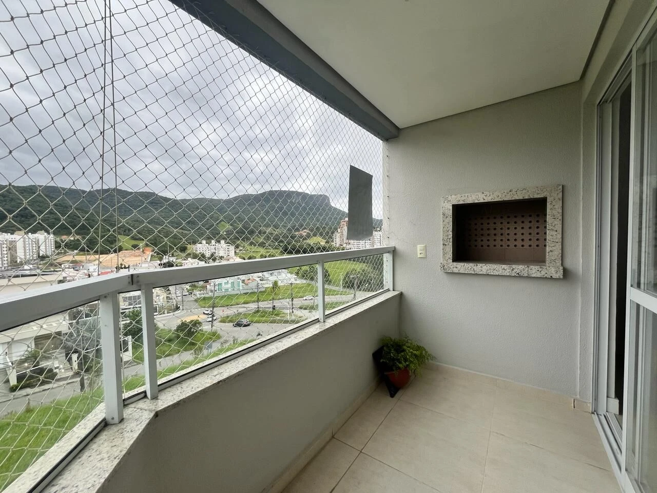 Apartamento em Pedra Branca, Palhoça. 2 quartos, 75m². Imagem 2 de 12