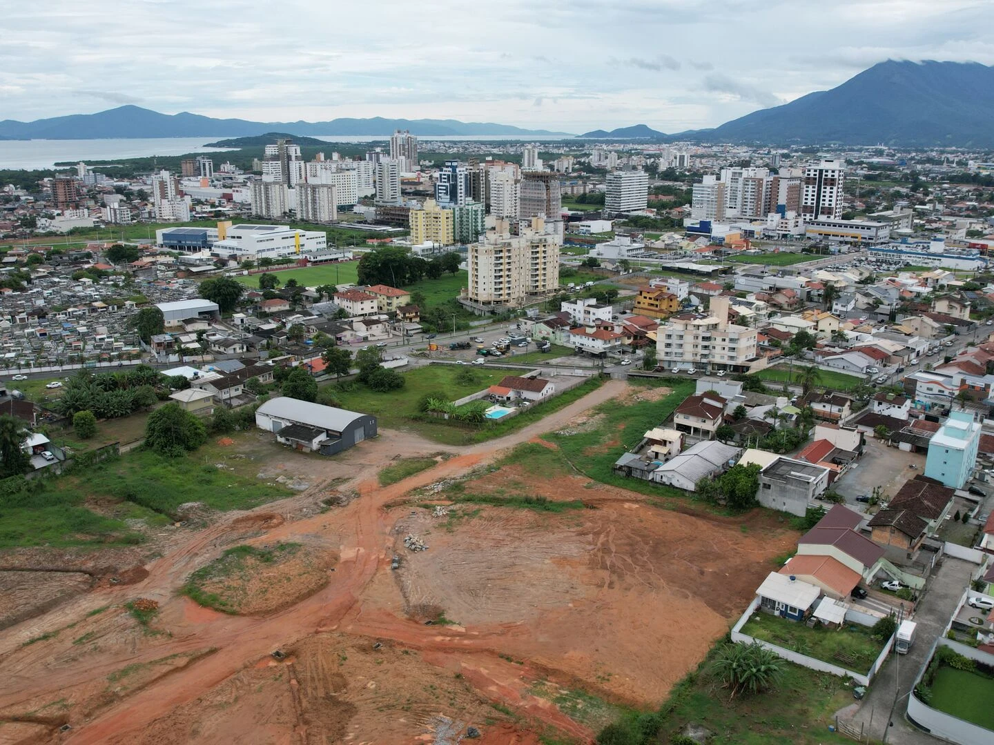 Terreno em Pagani, Palhoça. 0 quartos, 1229m². Imagem 1 de 8