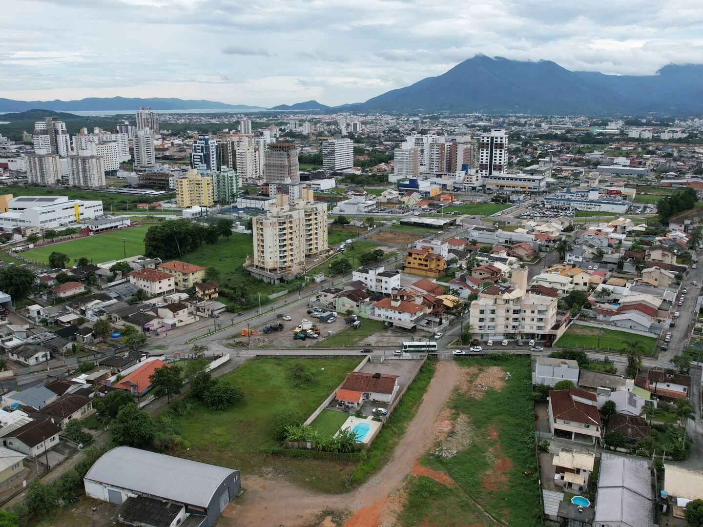 Terreno em Pagani, Palhoça. 0 quartos, 1229m². Imagem 2 de 8