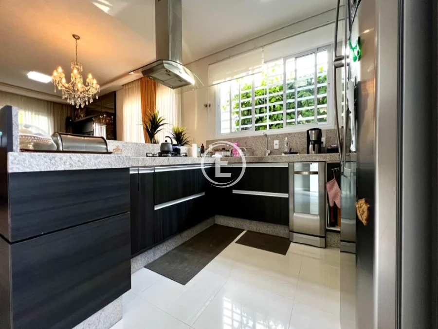 Casa em Pedra Branca, Palhoça. 3 quartos, 240m². Imagem 4 de 18