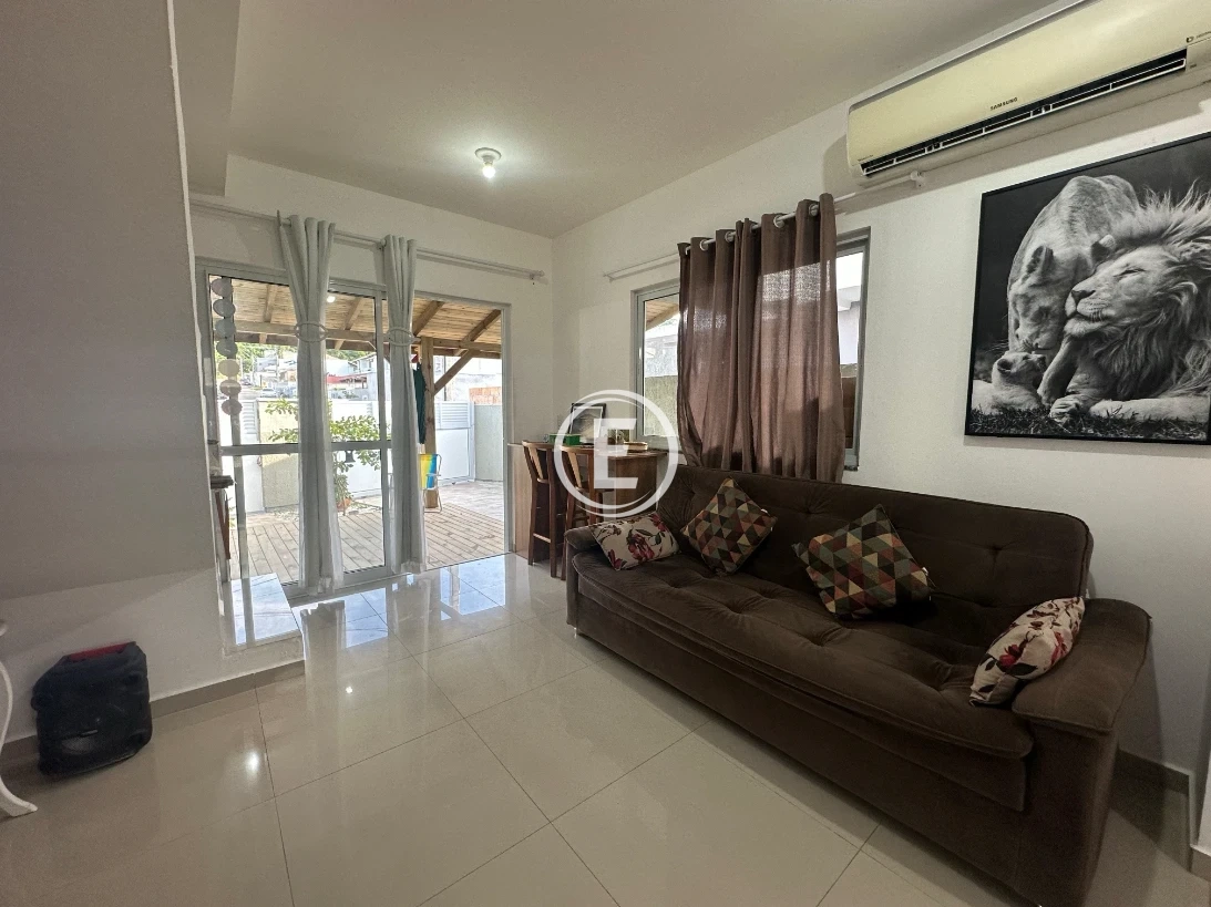 Sobrado Geminado em Bela Vista, Palhoça. 2 quartos, 84m². Imagem 2 de 12