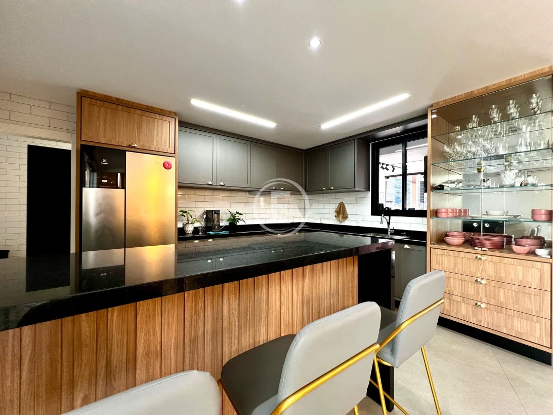 Casa em Pedra Branca, Palhoça. 4 quartos, 320m². Imagem 6 de 21