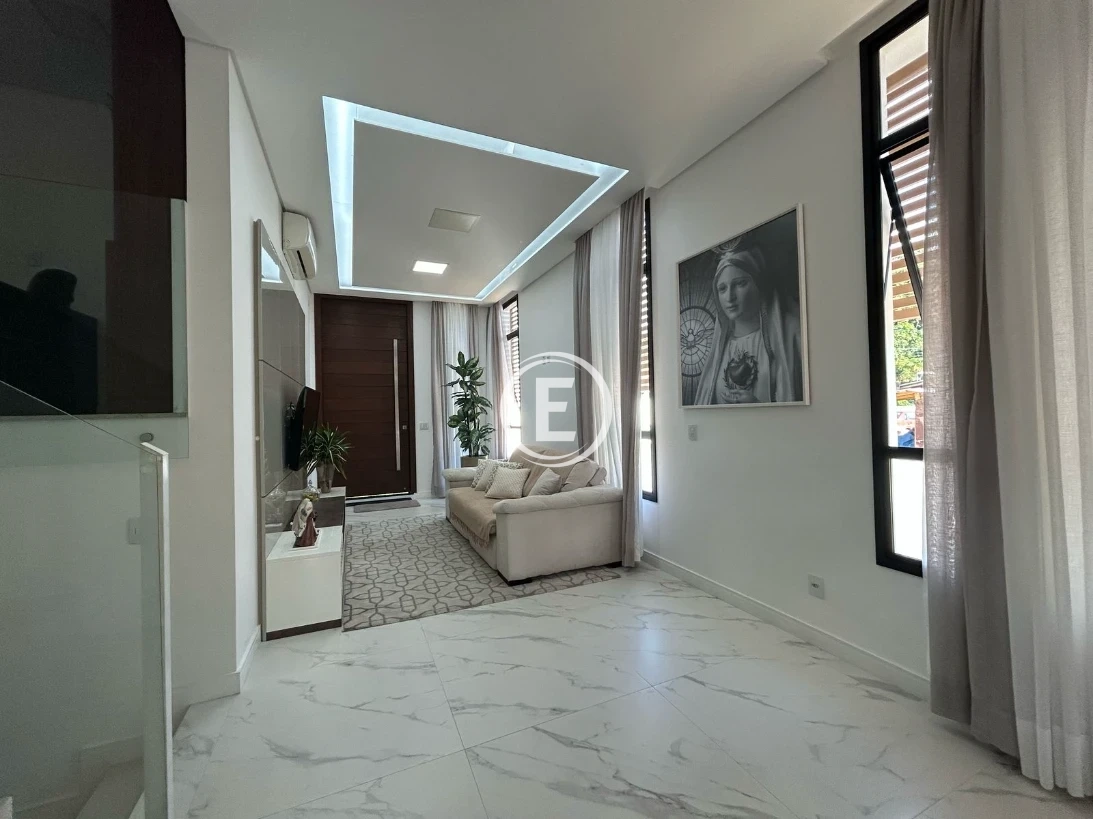 Casa em Centro, Águas Mornas. 3 quartos, 327m². Imagem 2 de 15