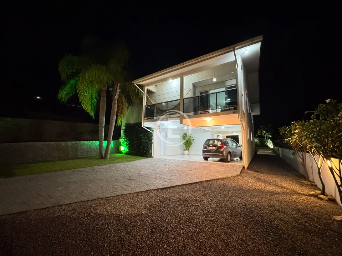 Casa em Aririú, Palhoça. 3 quartos, 230m². Imagem 2 de 15