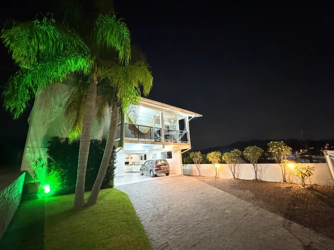 Casa em Aririú, Palhoça. 3 quartos, 230m². Imagem 1 de 15