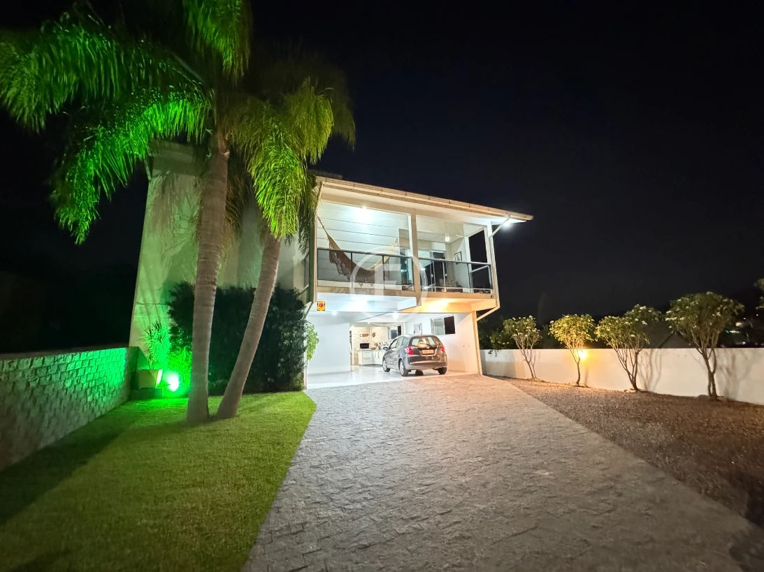 Casa em Aririú, Palhoça. 3 quartos, 230m². Imagem 3 de 15